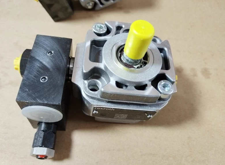 Rexroth R901021469 Gear Pump PGF1-21/1.7LA01VP1-A340B